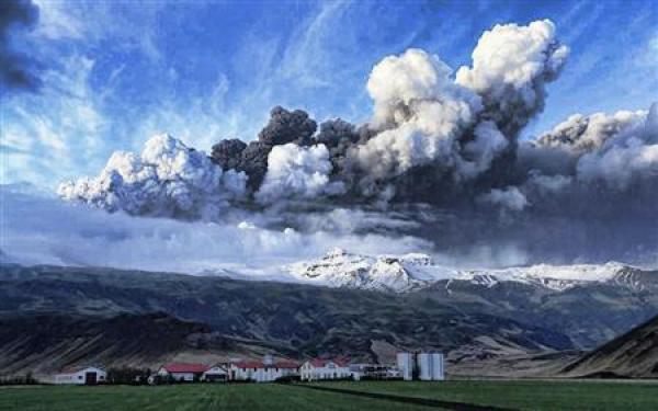 iceland volcano eruption pictures. Icelandic Volcano Eruption